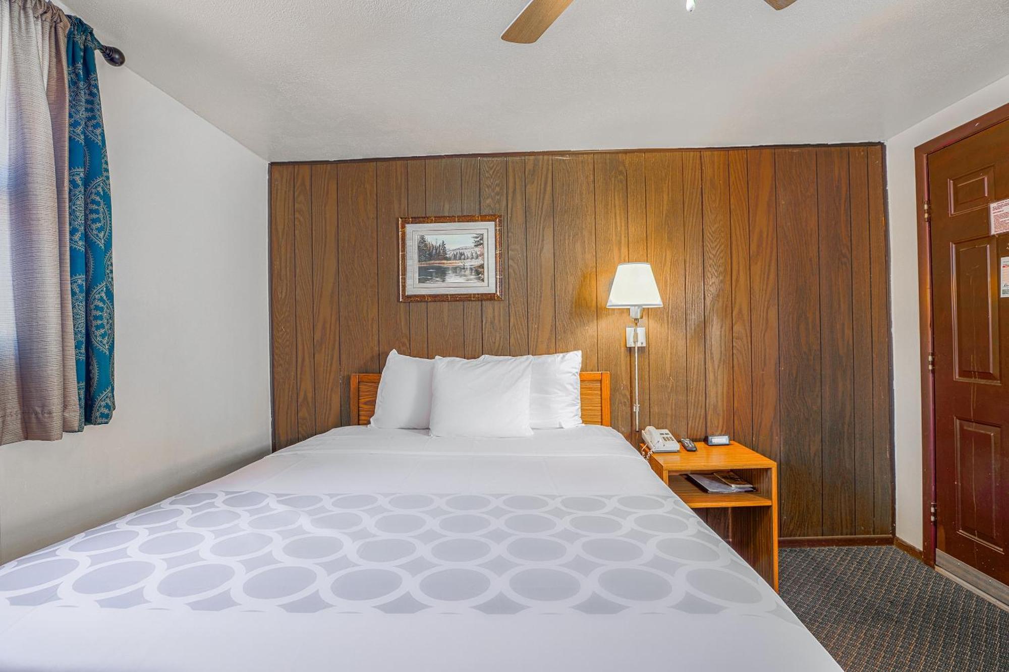 Love Hotels Silver Street By Oyo At Hurley Wi Exterior photo
