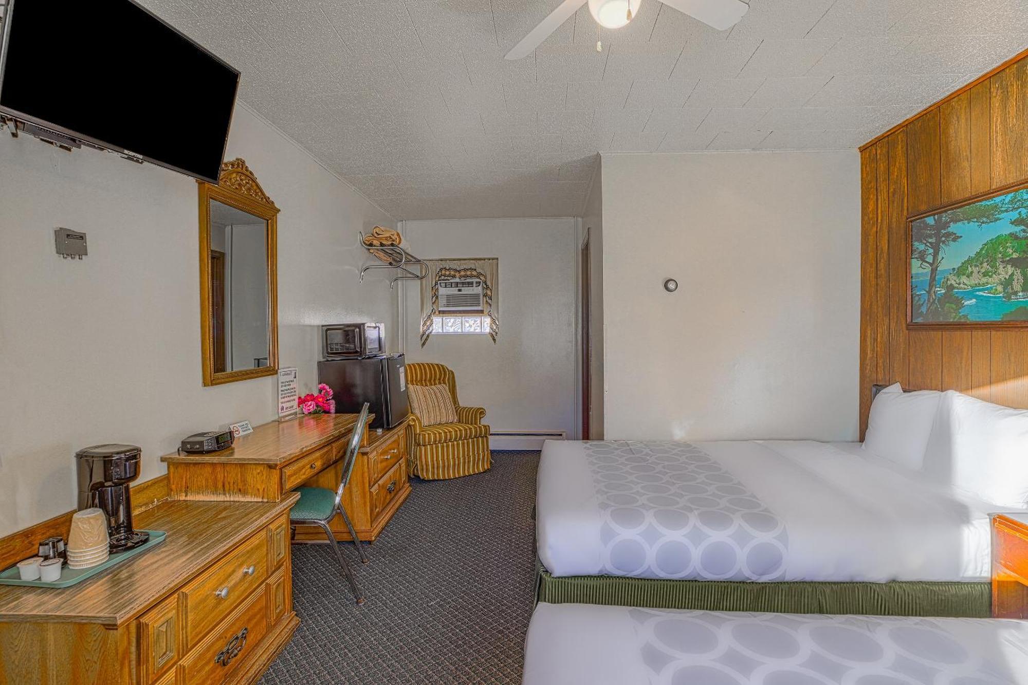 Love Hotels Silver Street By Oyo At Hurley Wi Exterior photo