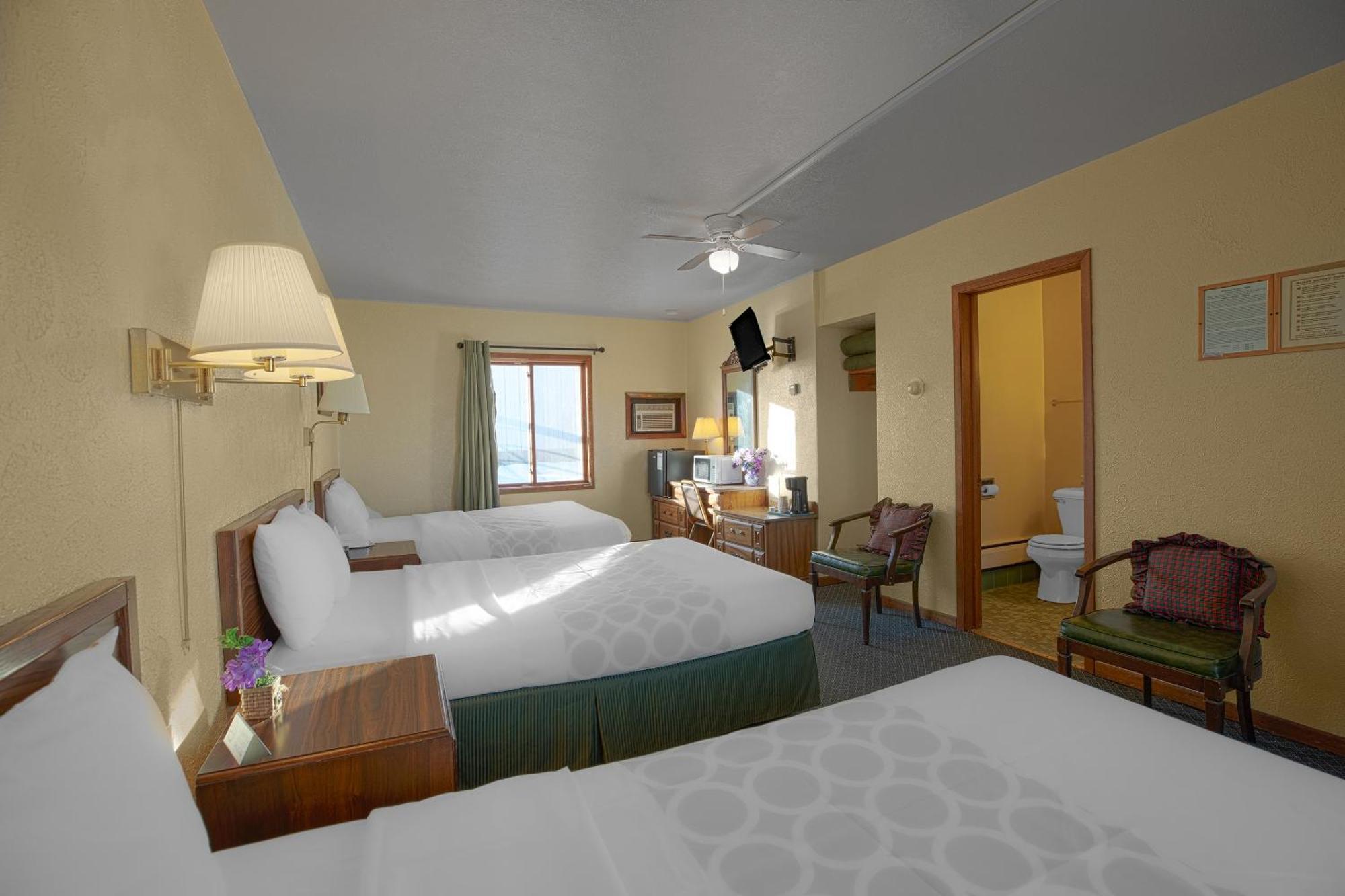 Love Hotels Silver Street By Oyo At Hurley Wi Exterior photo