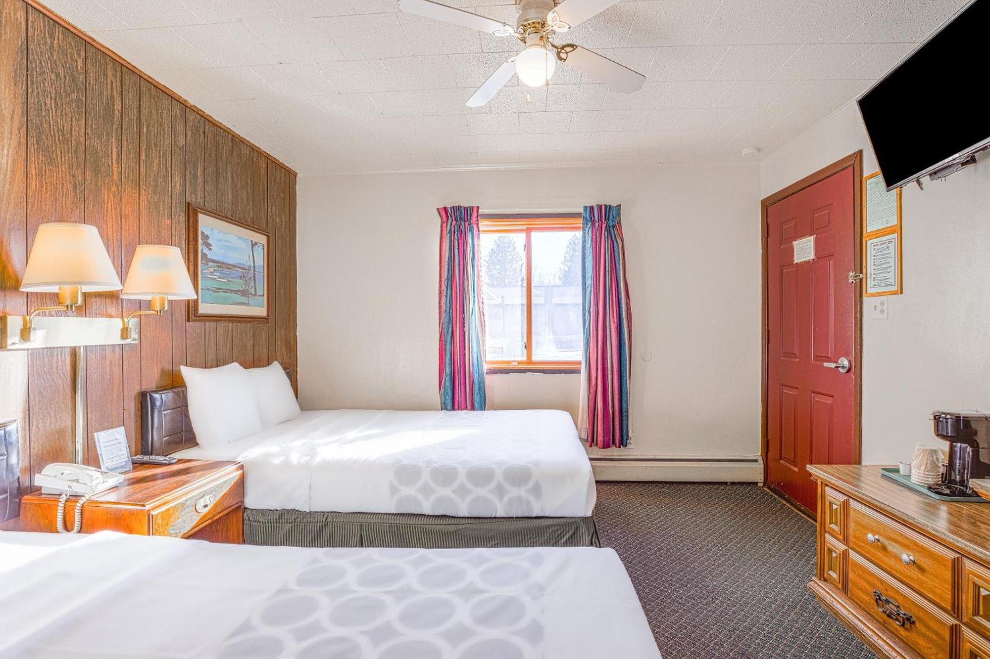 Love Hotels Silver Street By Oyo At Hurley Wi Exterior photo