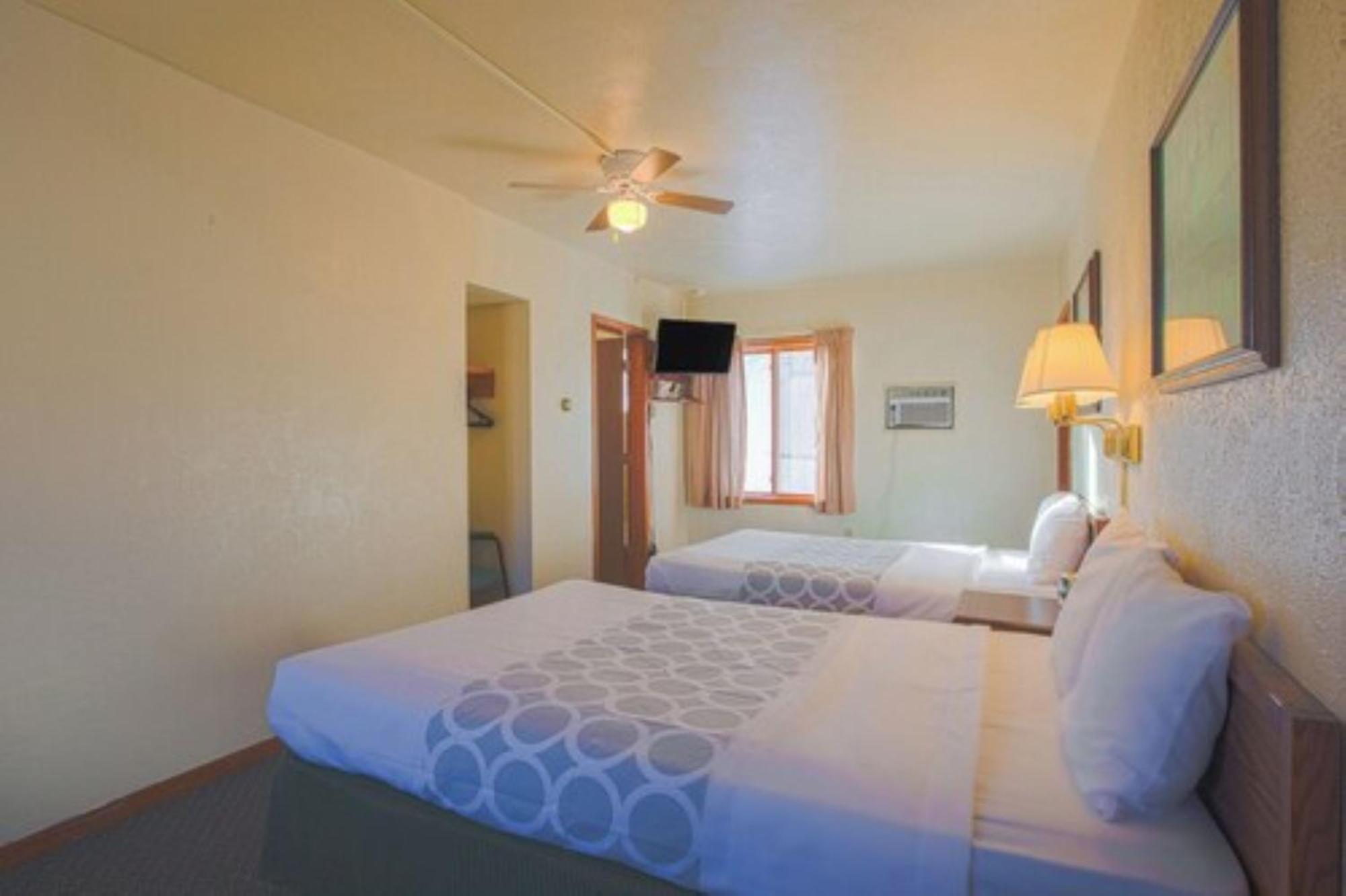 Love Hotels Silver Street By Oyo At Hurley Wi Exterior photo