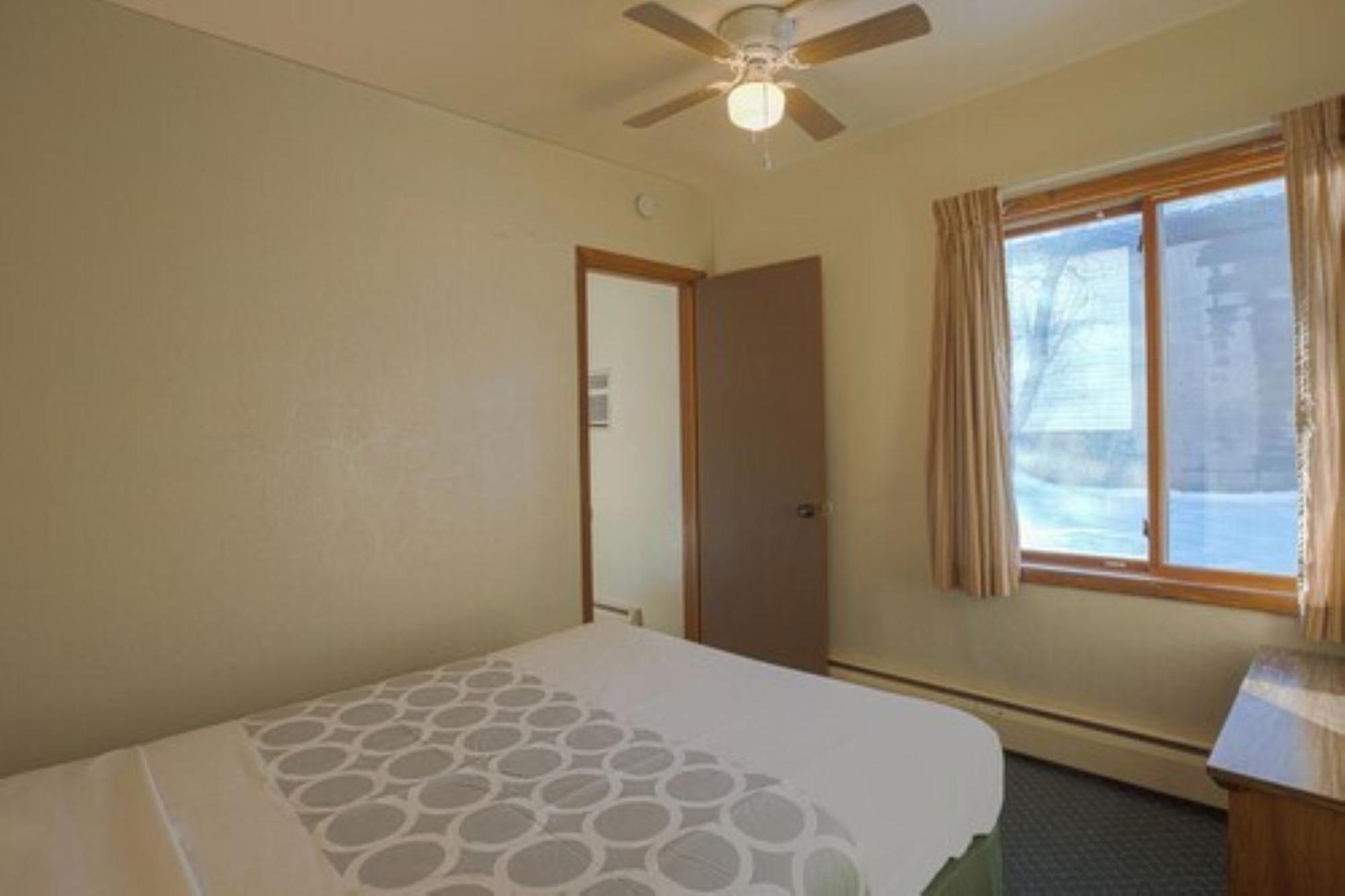 Love Hotels Silver Street By Oyo At Hurley Wi Exterior photo